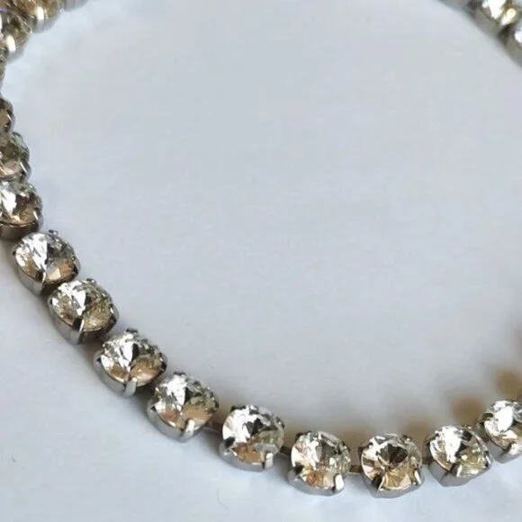 Sorrelli  Mara Crystal Statement Necklace Silver Tone Party Bling Prom Cocktail - Picture 5 of 8